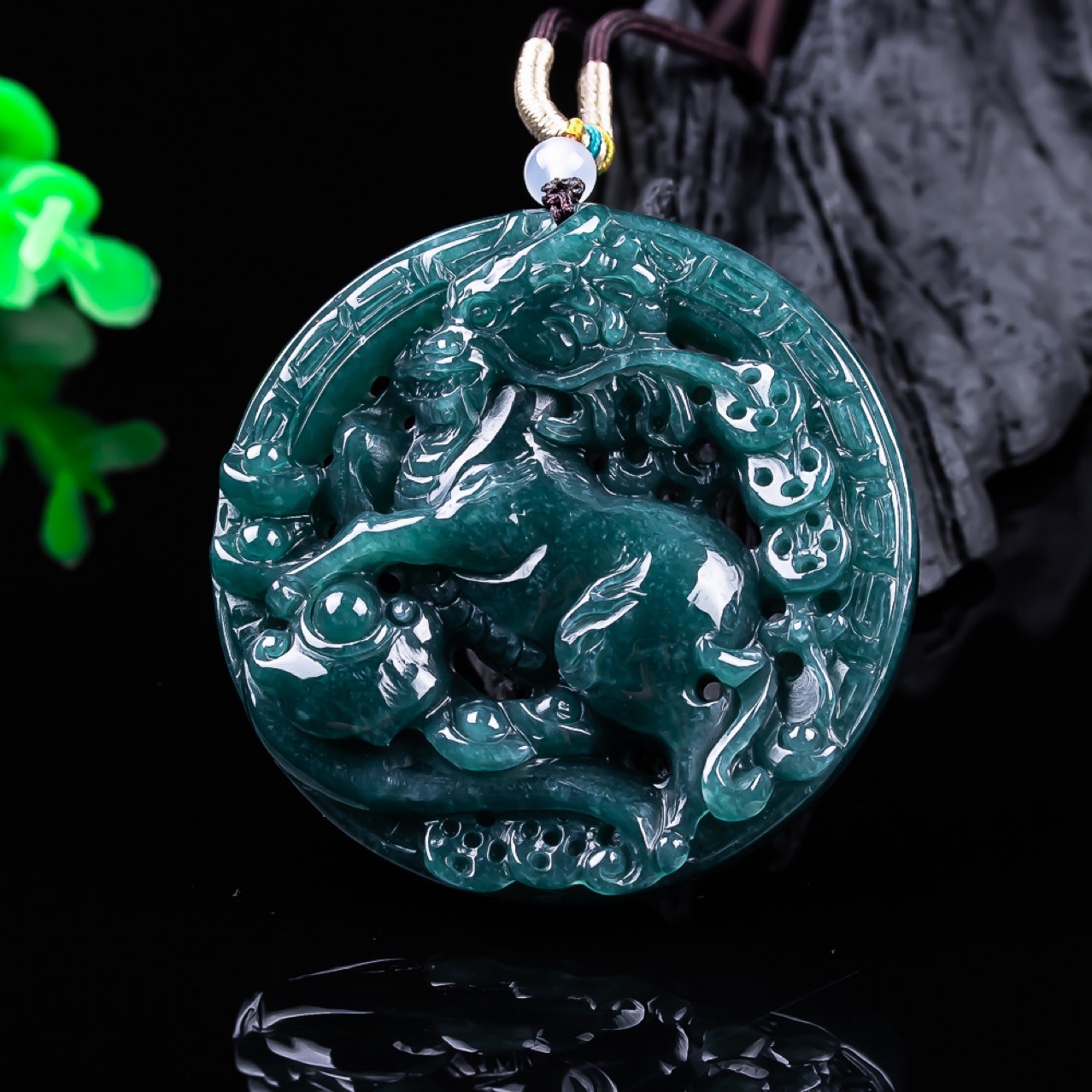 Women'S Vintage Accessories - Colgante de Dragón de Jadeíta Birmana,